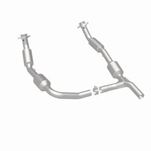 Load image into Gallery viewer, MagnaFlow Direct Fit Catalytic Converter OEM 07-08 Ford E-150 - 5582640