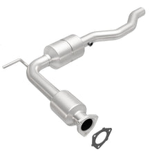 Load image into Gallery viewer, MagnaFlow Direct Fit Catalytic Converter 02 Volkswagen Eurovan 2.8L - 51342