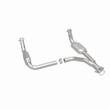 Load image into Gallery viewer, MagnaFlow DF Cat Conv 07-09 Chevrolet/GMC Silverado/Sierra 2500 HD 6.0L Y-Pipe Assy excludes Classic - 49644