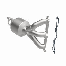 Load image into Gallery viewer, MagnaFlow Uni Catalytic Con DF 05-09 Hyundai Tucson  2.7 L P/S Manifold /05-07 Kia Truck - 50550