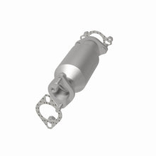 Load image into Gallery viewer, MagnaFlow Direct Fit Catalytic Converter 2007 Sorento V6 3.8 OEM Underbody - 52434