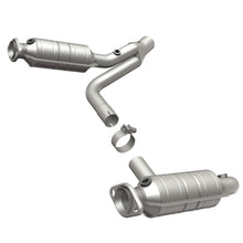 Load image into Gallery viewer, MagnaFlow Direct Fit Catalytic Converter Raider 2006 8 4.7L - 24398