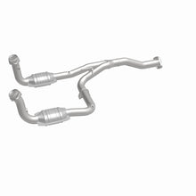 Load image into Gallery viewer, MagnaFlow Direct Fit Catalytic Converter 07 Jeep Liberty 3.7L - 23957