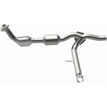 Load image into Gallery viewer, MagnaFlow 04-06 F-150 V8 4.6 OEM Underbody Direct Fit Converter - 52450