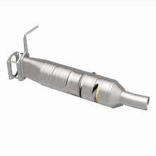 Load image into Gallery viewer, MagnaFlow 09-17 Ford F53 V10 6.8L Underbody Direct Fit Catalytic Converter - 280436