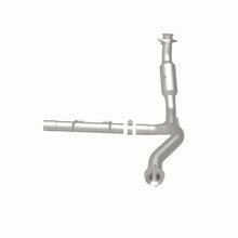 Load image into Gallery viewer, MagnaFlow Direct Fit Catalytic Converter 2007-2008 Ford Expedition/Navigator V8-5.4L - 5451500