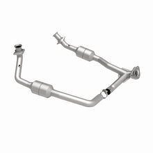 Load image into Gallery viewer, MagnaFlow Direct Fit Catalytic Converter 00-03 Ford E150 5.4L - 51378