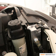 Load image into Gallery viewer, Mishimoto 92-99 BMW E36 Manual Aluminum Radiator - MMRAD-E36-92