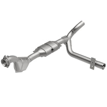 Load image into Gallery viewer, MagnaFlow Direct Fit Catalytic Converter 01 Ford Trucks 4.6L - 447124