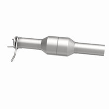 Load image into Gallery viewer, MagnaFlow Direct Fit Catalytic Converter 03-05 Ford F250/350 SD 6.0 - 60511