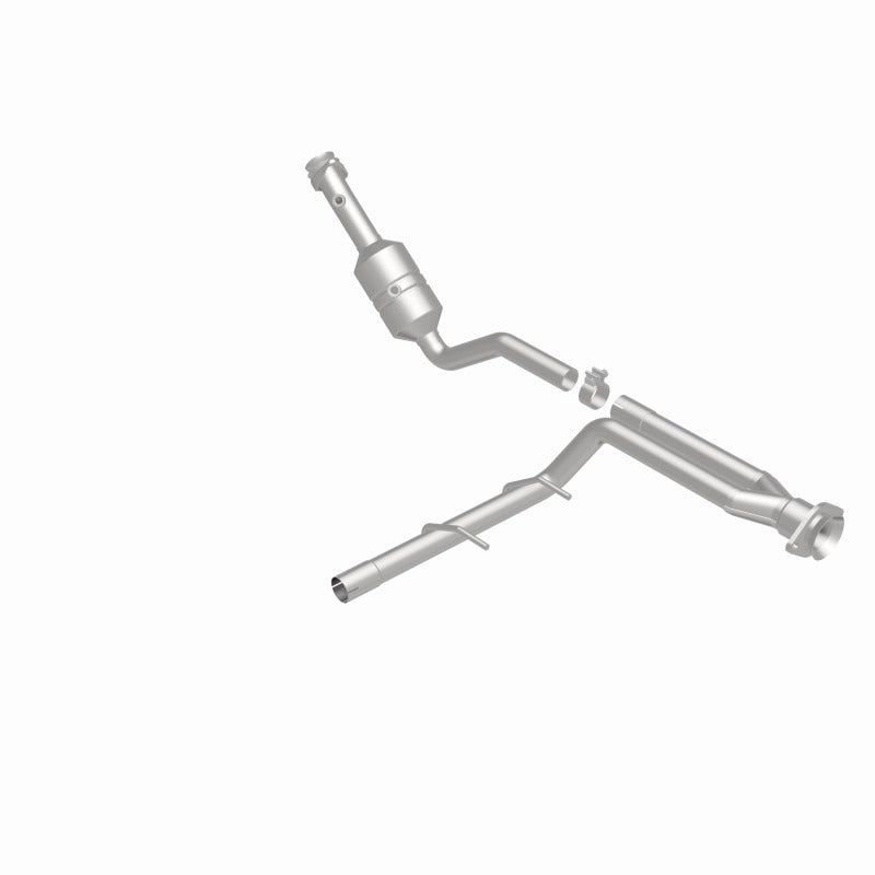 MagnaFlow Direct Fit Catalytic Converter 2011-2014 F-150 3.7L Underbody - 52156