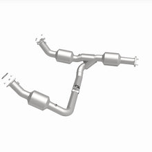 Load image into Gallery viewer, MagnaFlow 18-20 Chevrolet Express 2500 Single Underbody 4.3L Direct Fit Catalytic Converter - 280210