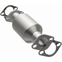 Load image into Gallery viewer, MagnaFlow 11-12 Sedona 3.5L Underbody Direct Fit Converter - 52874