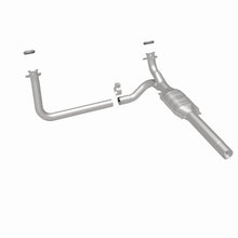 Load image into Gallery viewer, MagnaFlow Direct Fit Catalytic Converter Chevrolet/GMC 1500 1/2 Ton - 93109
