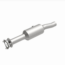 Load image into Gallery viewer, MagnaFlow 16-19 Ford E-450 Super Duty Base V10 6.8L Underbody Direct-Fit Catalytic Converter - 280446