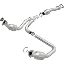 Load image into Gallery viewer, MagnaFlow Direct Fit Catalytic Converter 2011-2014 Express 1500 4.3L Underbody - 52134
