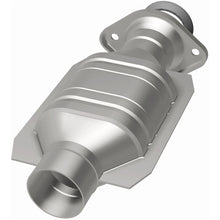 Load image into Gallery viewer, MagnaFlow Direct Fit Catalytic Converter 01-03 Highlander underbody - 93268