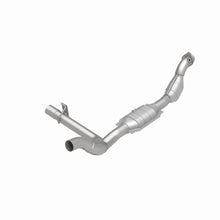 Load image into Gallery viewer, MagnaFlow Direct Fit Catalytic Converter 01 Ford Trucks 4.6L - 51839