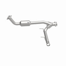 Load image into Gallery viewer, MagnaFlow Direct Fit Catalytic Converter 05-06 Lincoln Navigator 5.4L w/ 3in Main Piping - 52508