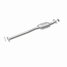 Load image into Gallery viewer, MagnaFlow Direct Fit Catalytic Converter Chevrolet-Geo 2001 - 22614