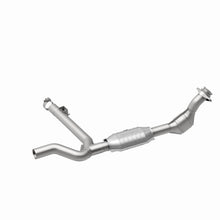 Load image into Gallery viewer, MagnaFlow Direct Fit Catalytic Converter 99-00 Ford F-150 4.2L 50S - 447142