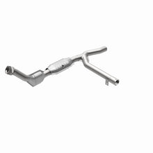 Load image into Gallery viewer, MagnaFlow Conv DF 01 Ford Trucks 4.6L - 51199