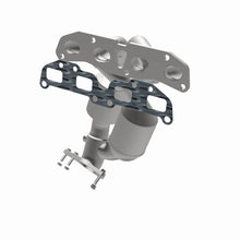 Load image into Gallery viewer, MagnaFlow OEM Grade 07-12 Nissan Sentra L4-2.5LGAS Direct Fit Federal Catalytic Converter - 51591
