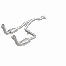 Load image into Gallery viewer, MagnaFlow Direct Fit Catalytic Converter 07 Jeep Liberty 3.7L OEM - 49186