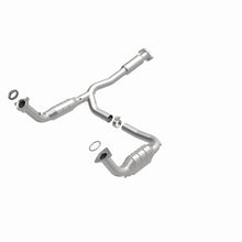 Load image into Gallery viewer, MagnaFlow Direct Fit Catalytic Converter 05-06 GMC Envoy XL Denali - 49886