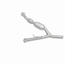 Load image into Gallery viewer, MagnaFlow Direct Fit Catalytic Converter 04-05 Ford F-150 5.4L P/S 2WD (Excl 04 Heritage Edition) - 49706