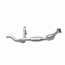 Load image into Gallery viewer, MagnaFlow Direct Fit Catalytic Converter 01 Ford F150 5.4L - 23016