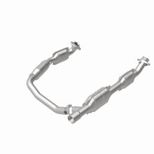 Load image into Gallery viewer, MagnaFlow Direct Fit Catalytic Converter Ford E350 Van 06 5.4L OEM - 49439
