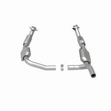 Load image into Gallery viewer, MagnaFlow Direct Fit Catalytic Converter 07-08 Ford E-150 4.6L - 51640