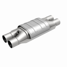 Load image into Gallery viewer, MagnaFlow Universal Catalytic Converter 2 D/D W/O2 Boss - 94038