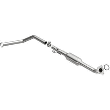 Load image into Gallery viewer, MagnaFlow Direct Fit Catalytic Converter OEM 2001-2004 Toyota Sequoia Underbody - 4551060