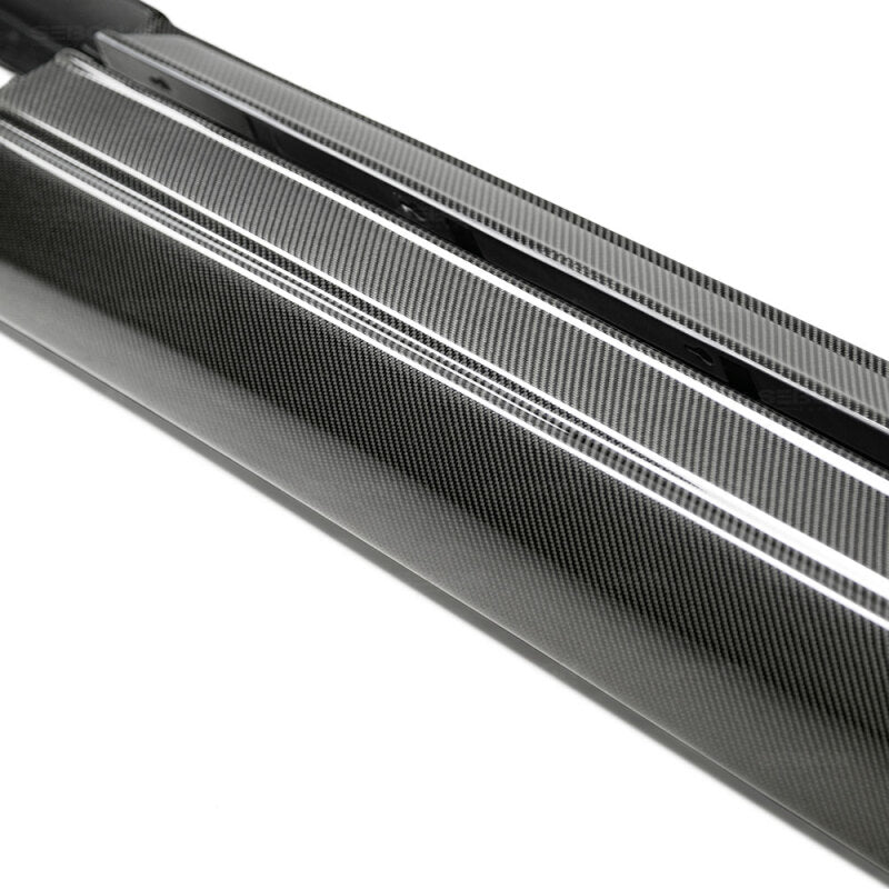 Seibon 09-10 Nissan GTR R35 OEM Style Carbon Fiber Side Skirts - SS0910NSGTR-OE