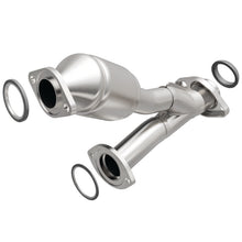 Load image into Gallery viewer, MagnaFlow Direct Fit Catalytic Converter 01-03 Highlander 3L rr OEM - 49507