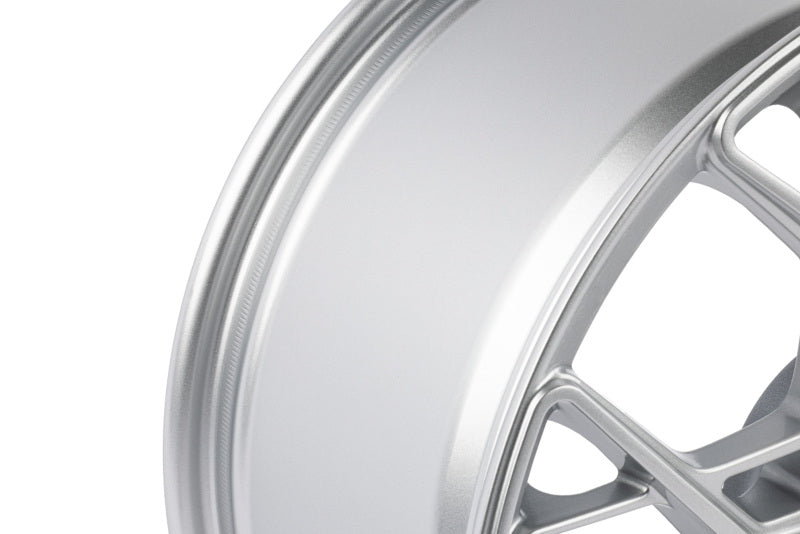 APR A02 Flow Formed 18x8.5 / 5x112 / ET45 / 66.5mm Bore / Silver Wheel - WHL00022