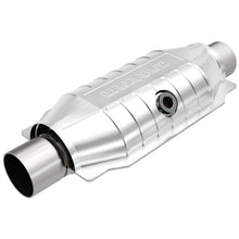 Load image into Gallery viewer, MagnaFlow Universal Catalytic Converter 2.5 OBDII Rear Mid-Bed 02 - 447256