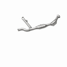 Load image into Gallery viewer, MagnaFlow Direct Fit Catalytic Converter 99-00 Ford F-150 4.6L - 447136