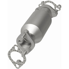 Load image into Gallery viewer, MagnaFlow Direct Fit Catalytic Converter 2007 Sorento V6 3.8 OEM Underbody - 52434