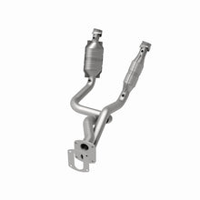 Load image into Gallery viewer, MagnaFlow Direct Fit Catalytic Converter 05-07 Ford F250/F350 5.4L - 93103
