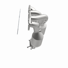 Load image into Gallery viewer, MagnaFlow OEM Grade 07-12 Nissan Sentra L4-2.5LGAS Direct Fit Federal Catalytic Converter - 51591