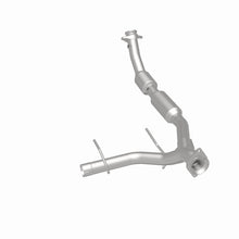 Load image into Gallery viewer, MagnaFlow 03-04 Ford Expedition 5.4L Direct Fit Converter - 4583078