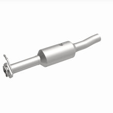 Load image into Gallery viewer, MagnaFlow 09-10 Ford F-550 Super Duty V10 6.8L Rear Underbody Direct Fit Catalytic Converter - 280434