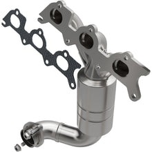 Load image into Gallery viewer, MagnaFlow DF Cat Conv 07-11 Chrysler Sebring 2.7L Fr Manifold / 08-10 Dodge Avenger 2.7L Fr Manifold - 51445