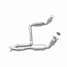 Load image into Gallery viewer, MagnaFlow DF Cat Conv Chevy/GMC Avalanche/Sierra/Silverado/Suburban/Yukon XL 1500 / Tahoe/Yukon 5.3L - 458062