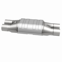 Load image into Gallery viewer, MagnaFlow Universal Catalytic Converter 2 D/D W/O2 Boss - 94038