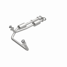 Load image into Gallery viewer, MagnaFlow Direct Fit Catalytic Converter California Grade 96-00 GM Tahoe/Yukon/Escalade 5.7L - 4451453