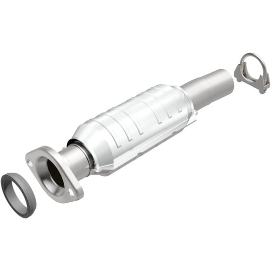 MagnaFlow Direct Fit Catalytic Converter 04-06 Toyota Sienna 3.3L AWD Rear - 24158